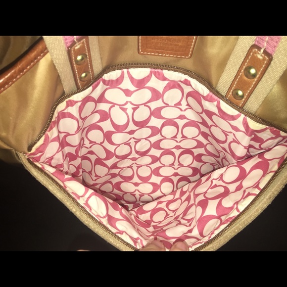 LARGE COACH CREAM & PINK BAG w COACH KEYTAG - Picture 6 of 8